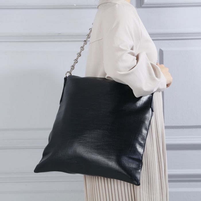 Large Casual Shoulder Bag - Black